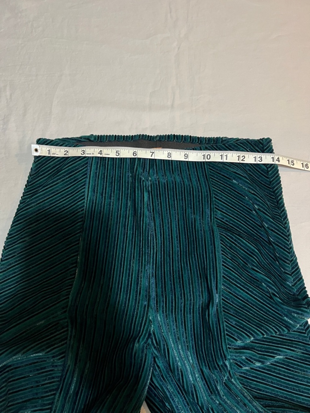 Free People Pull On Green Velvet Flare Pants - Sz M NWT Boho Whimsical - Picture 6 of 10